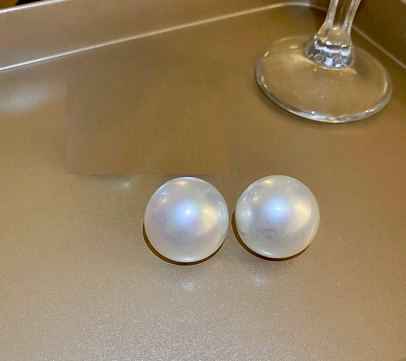 Round Studs Pair
