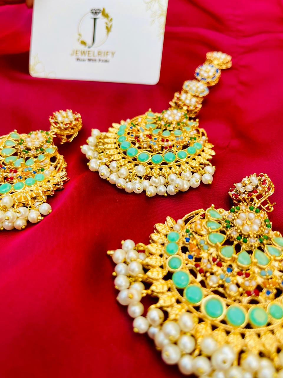 Meenu Earrings & Tikka