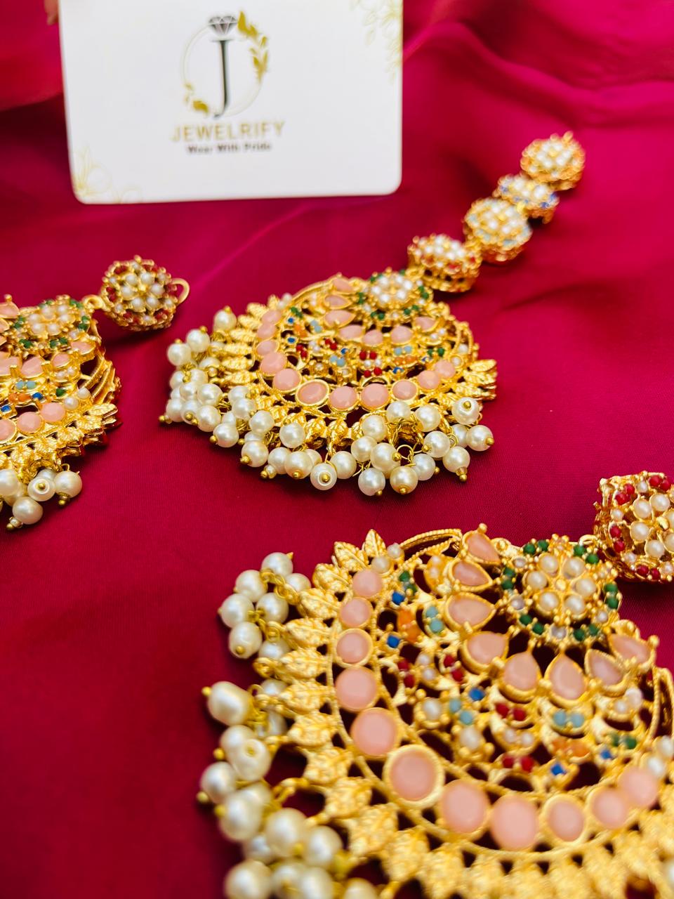 Meenu Earrings & Tikka